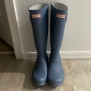 knee high blue hunter bootS